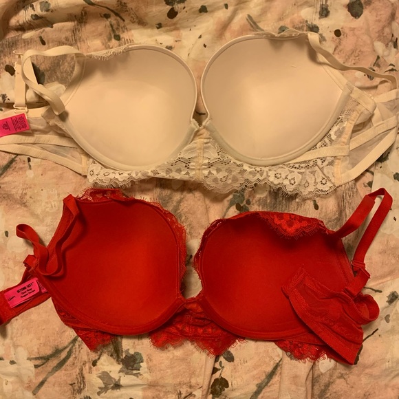 34DD Bras - Picture 2 of 5